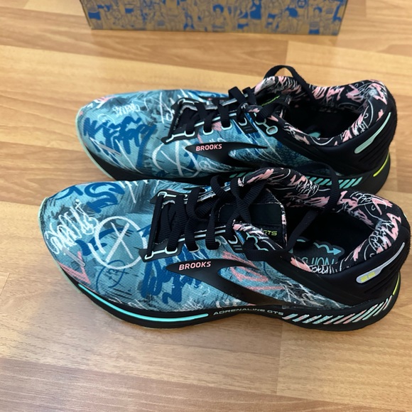 Brooks Adrenaline GTS 22 Women’s size 8.5 - Picture 2 of 7